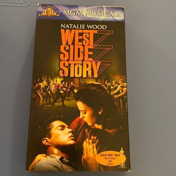 Bundle of 4 Classic Musical VHS Tapes - Picture 9 of 10